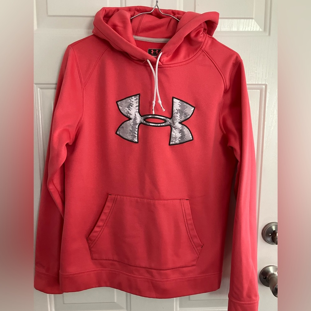 Women’s Under Armour hoodie size Medium